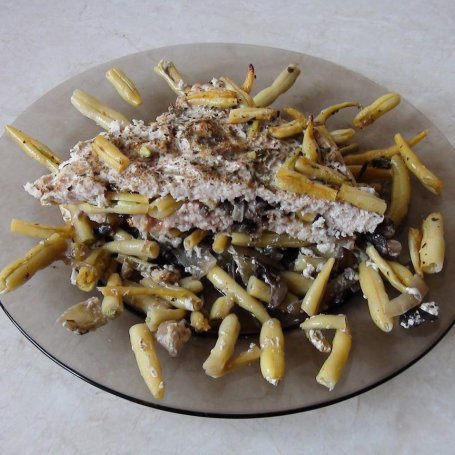 Krok 3 - Zapiekanka szparagowo-pieczarkowa przekładana mięsem. foto
