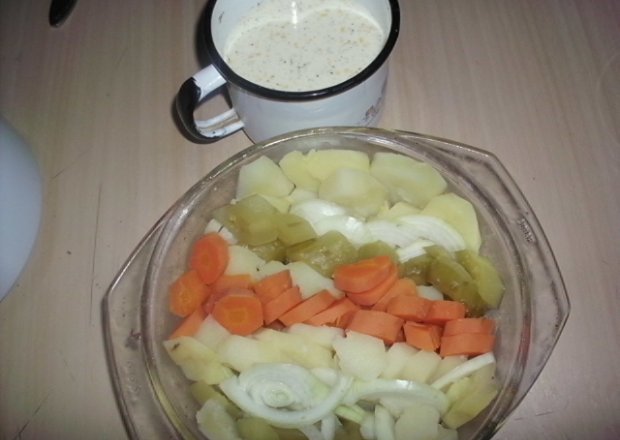Fotografia przedstawiająca Zapiekanka warzywna z sosem