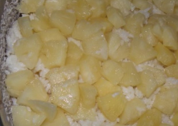 Fotografia przedstawiająca zapiekanka z ananasem