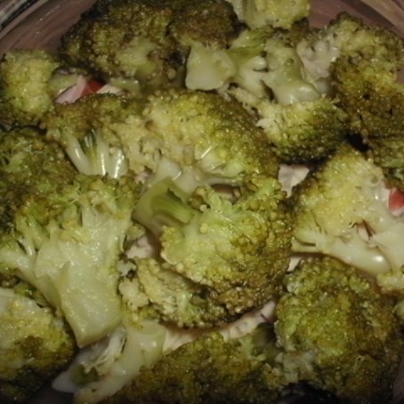 Krok 3 - Zapiekanka z brokułem, kabanosem i ziemniakami foto