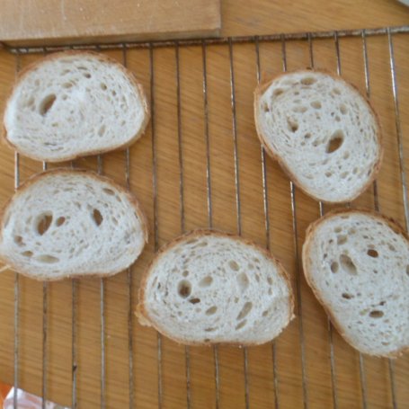 Krok 2 - Zapiekanka z czerstwego chleba foto