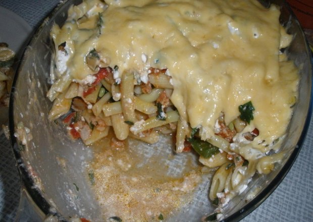 Fotografia przedstawiająca Zapiekanka z fasolką szparagową, mięsem mielonym i papryką