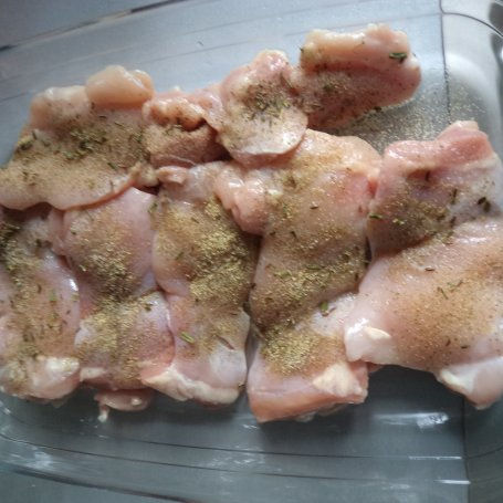 Krok 4 - Zapiekanka z filetami  z uda kurczaka :) foto