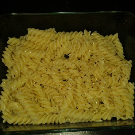 Krok 2 - Zapiekanka z makaronem i serem foto