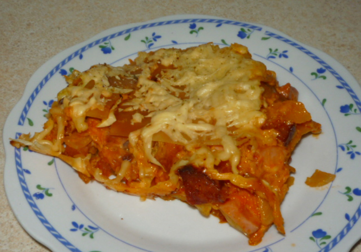 Zapiekanka z makaronem lasagne foto
