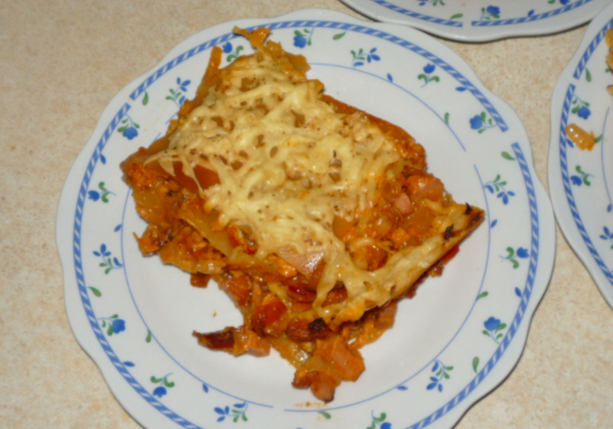Zapiekanka z makaronem lasagne foto