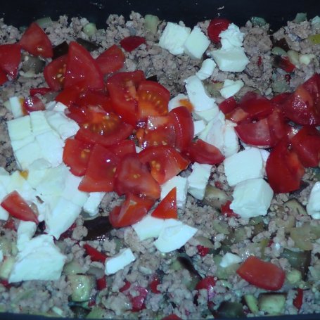 Krok 4 - Zapiekanka z makaronem,cukinią,pomidorami i mięsem mielonym foto