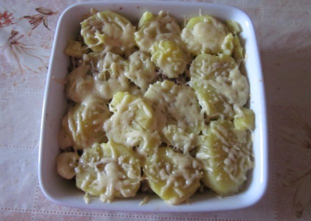 Fotografia przedstawiająca Zapiekanka z ziemniakami haliny
