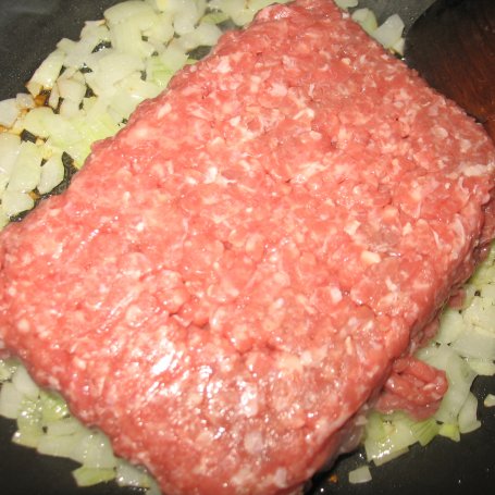Krok 1 - Zapiekanka z ziemniakami, mięsem, pieczarkami i kalafiorem foto