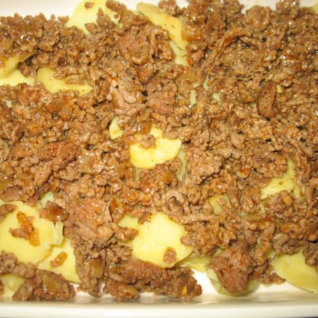 Krok 4 - Zapiekanka z ziemniakami, mięsem, pieczarkami i kalafiorem foto