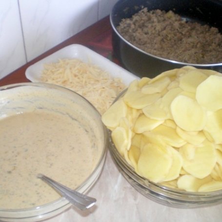 Krok 1 - Zapiekanka z ziemniaków i mięsa mielonego foto