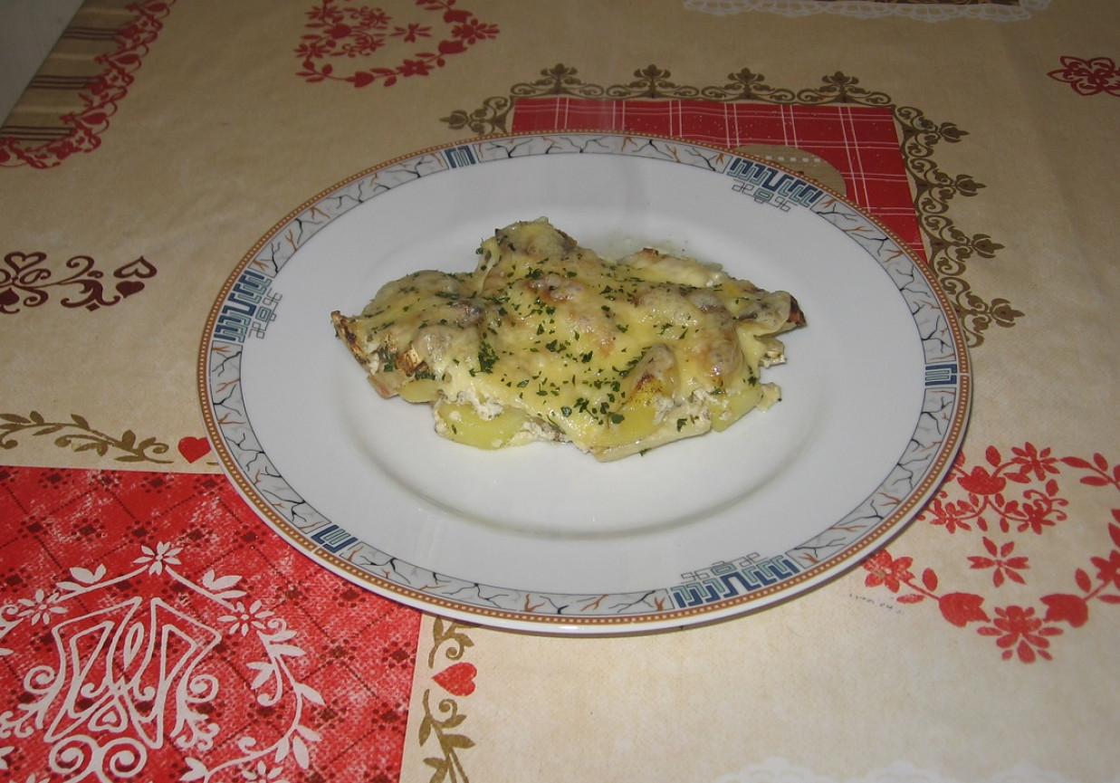 Zapiekanka z ziemniaków i selera foto