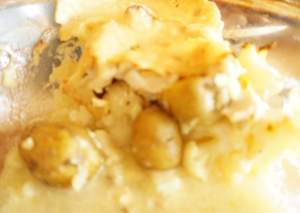 Fotografia przedstawiająca Zapiekanka z ziemniaków, kalafiora i kurczaka