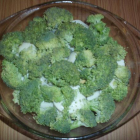 Krok 2 - Zapiekanka ziemniaczana z brokułem i jajkami foto