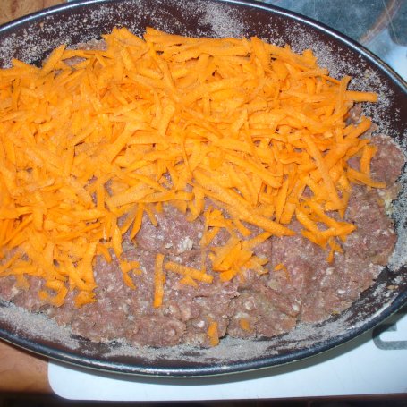 Krok 7 - Zapiekanka ziemniaczana z marchewką i mięsem  foto