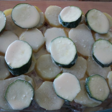 Krok 6 - Zapiekanka ziemniaczana z mięsem i cukinią foto