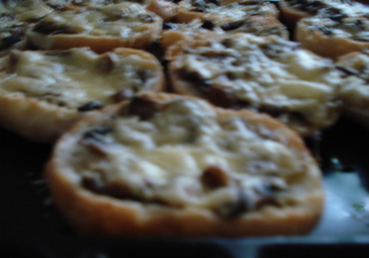 Zapiekanki pieczarkowo- serowe foto
