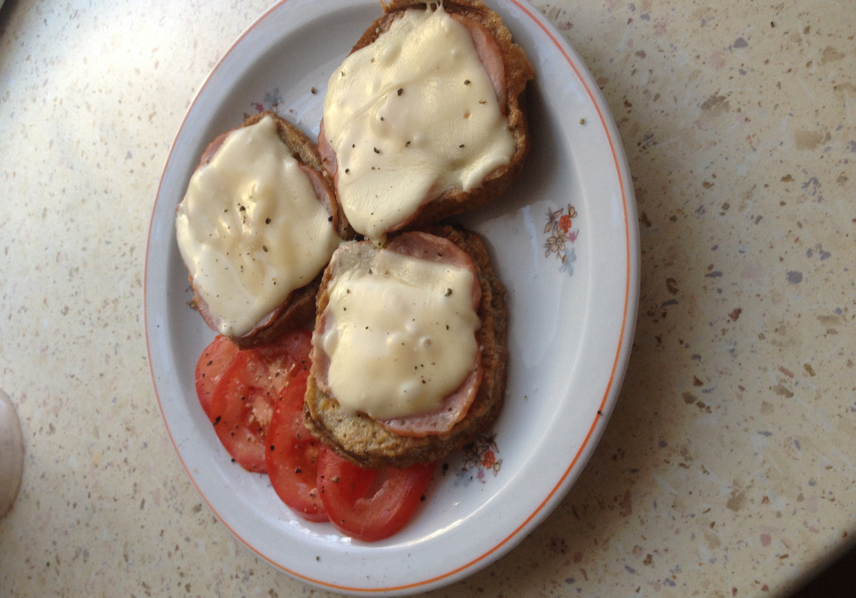 Zapiekanki śniadaniowe foto