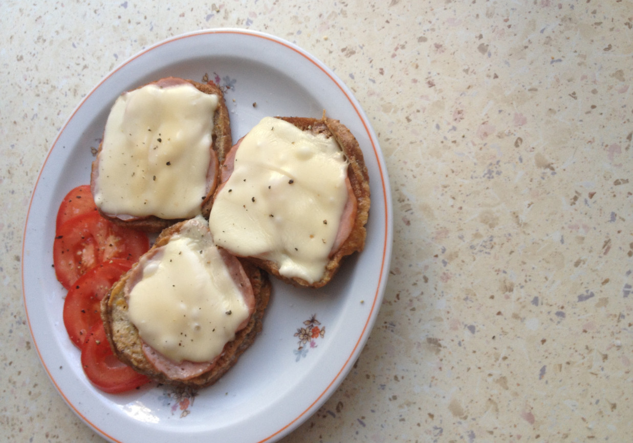 Zapiekanki śniadaniowe foto