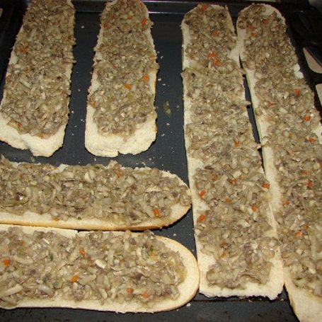 Krok 7 - Zapiekanki z pieczarkami foto