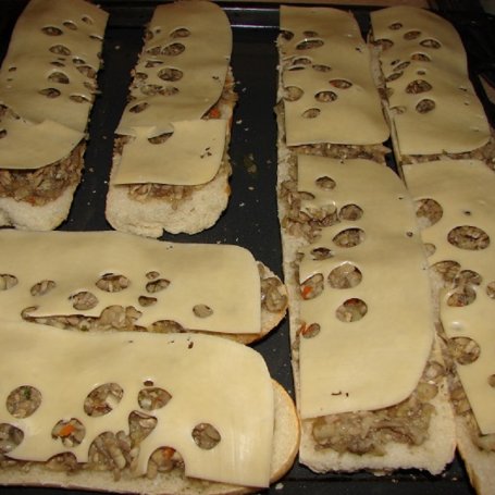 Krok 8 - Zapiekanki z pieczarkami foto