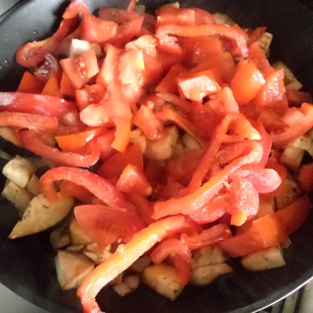 Krok 5 - Zapiekanki z warzywnym wsadem -parmezanem wzbogacone:) foto
