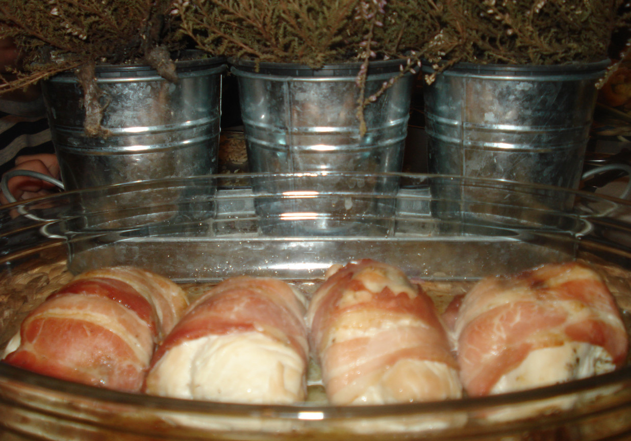 Zapiekany filet o 2 obliczach-z Gorgonzolą w środku i boczkiem na zewnatrz foto