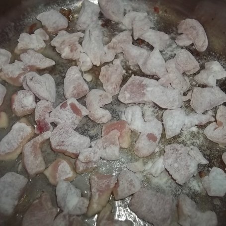 Krok 10 - Zapiekany gulasz z kurczaka i cukinii foto
