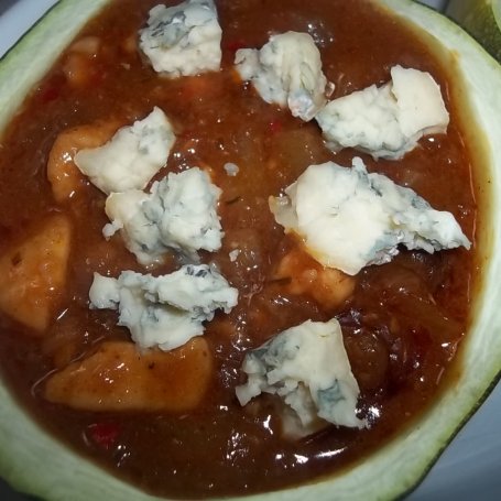 Krok 17 - Zapiekany gulasz z kurczaka i cukinii foto