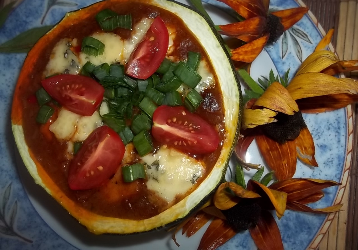 Zapiekany gulasz z kurczaka i cukinii foto