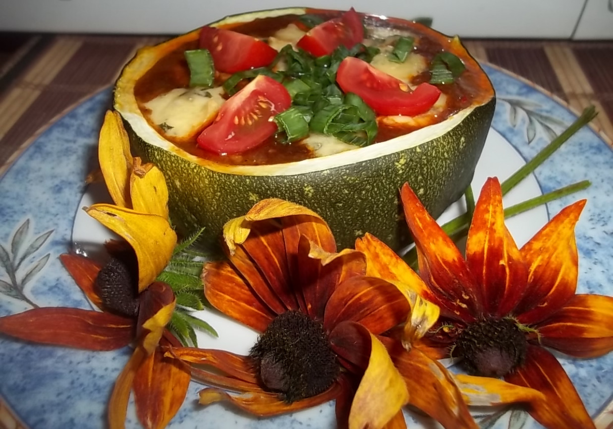 Zapiekany gulasz z kurczaka i cukinii foto