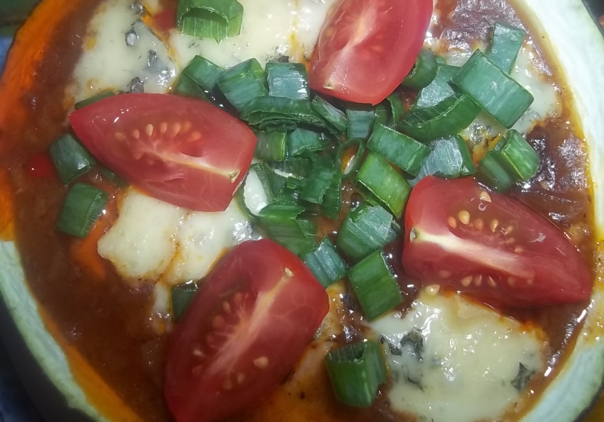 Zapiekany gulasz z kurczaka i cukinii foto