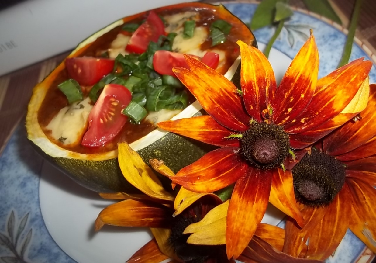 Zapiekany gulasz z kurczaka i cukinii foto