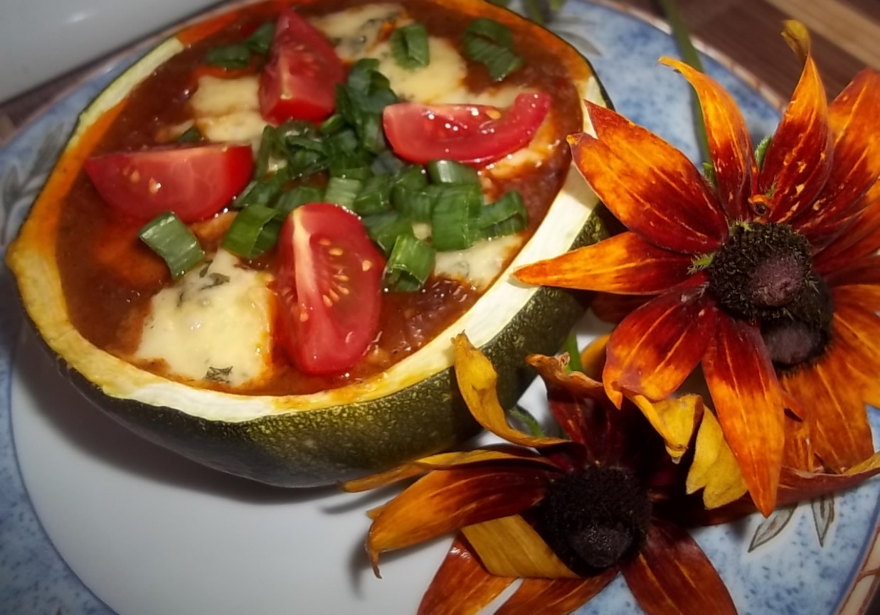 Zapiekany gulasz z kurczaka i cukinii foto