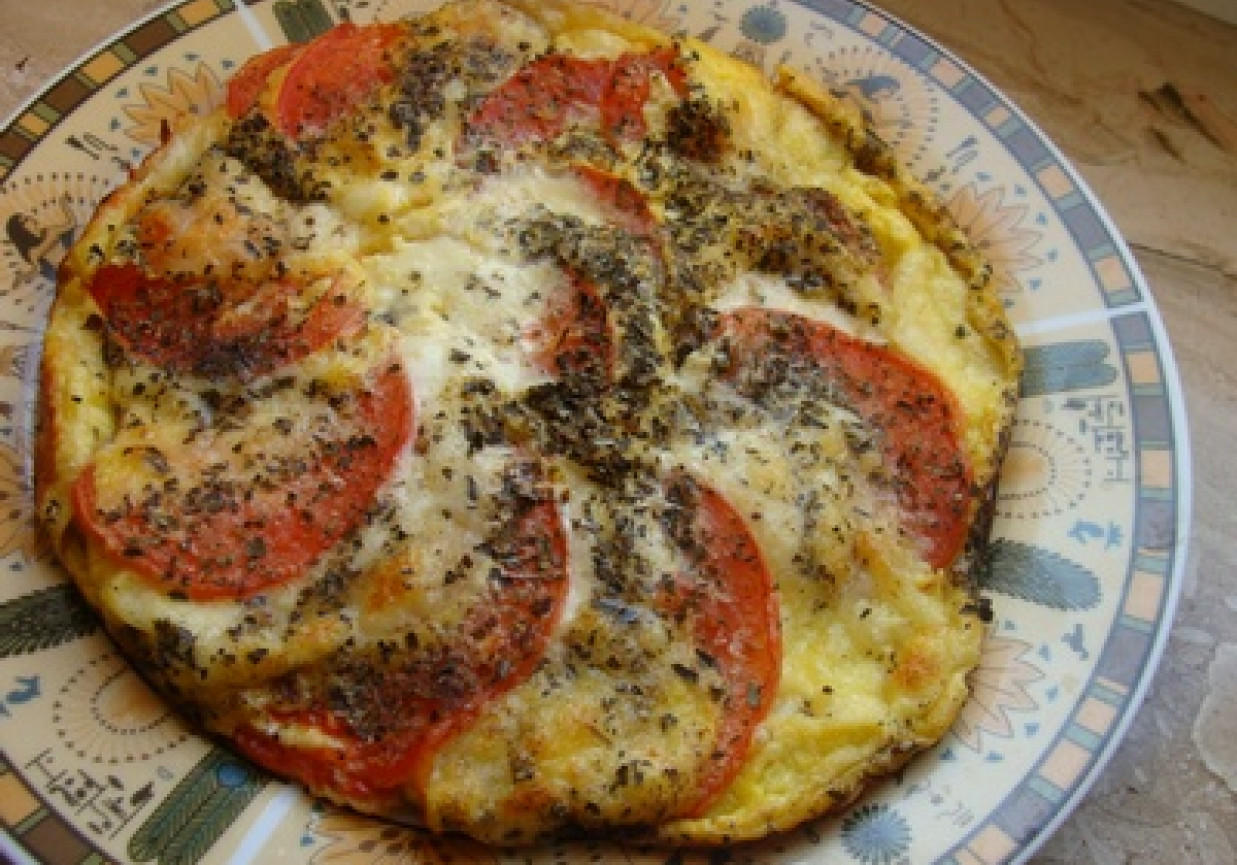 Zapiekany omlet z mozzarellą. foto