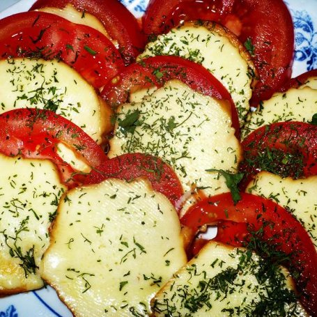 Krok 3 - Zapiekany oscypek z pomidorem foto