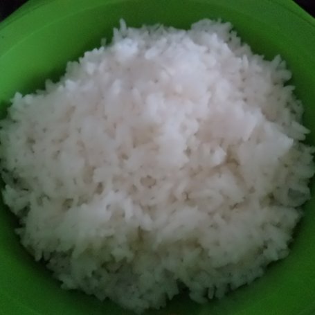 Krok 1 - Zapiekany ryż z twarogiem podany z sosem żurawinowym :) foto