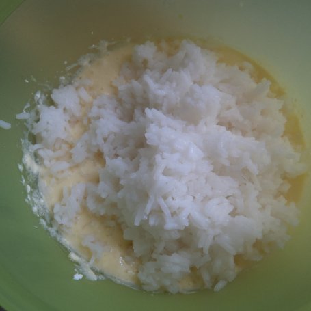 Krok 4 - Zapiekany ryż z twarogiem podany z sosem żurawinowym :) foto