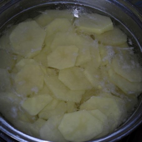 Krok 1 - Zasmażane ziemniaki z cebula foto