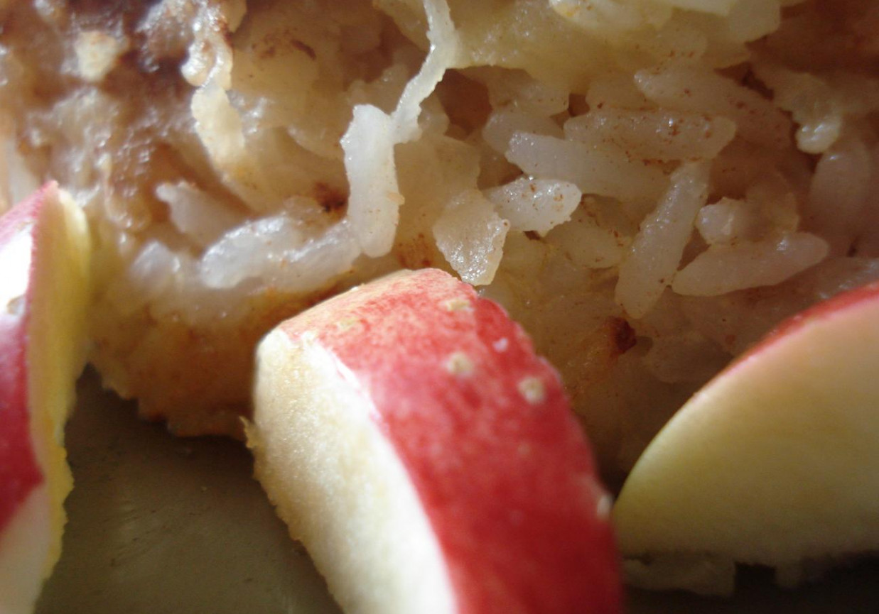 Zasmażany przysmak jabłkowo- ryżowy foto