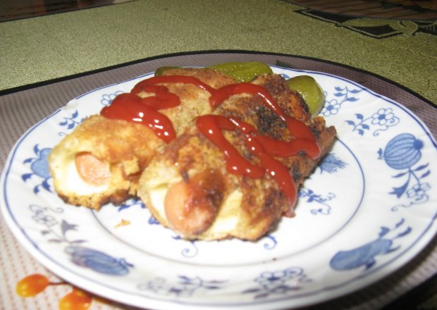 Fotografia przedstawiająca Zawijane hot-dogi