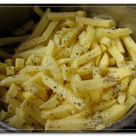 Krok 1 - Zdrowe i aromatyczne frytki z piekarnika foto