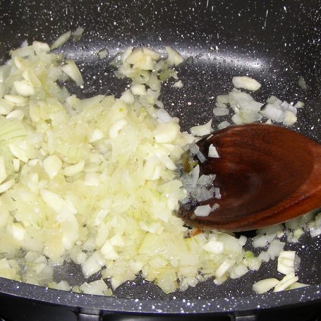 Krok 3 - zdrowe i smaczne pszenno-żytnie naleśniki ze szpinakiem... foto