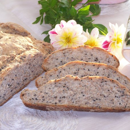 Krok 6 - Zdrowe pieczywo, czyli chleb z czarnuszką  na maślance  foto