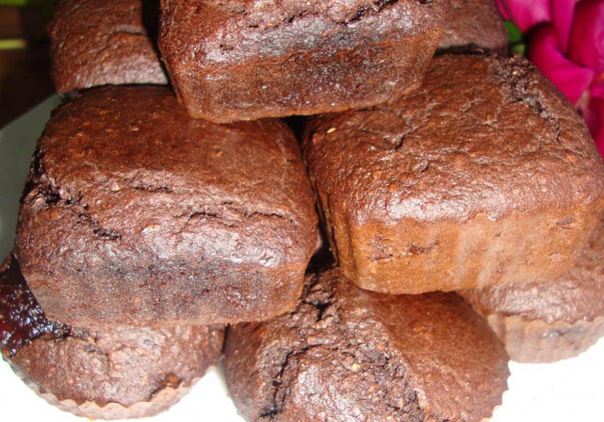Zdrowe razowo - otrębowe muffiny z marmoladą foto