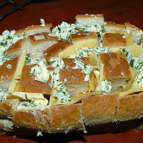 Krok 1 - " Źdźbła chlebowe z ciągnącym serem " foto