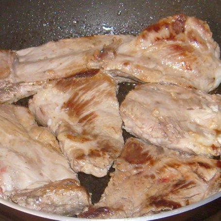 Krok 1 - ŻEBERKA W SOSIE PO WĘGIERSKU foto