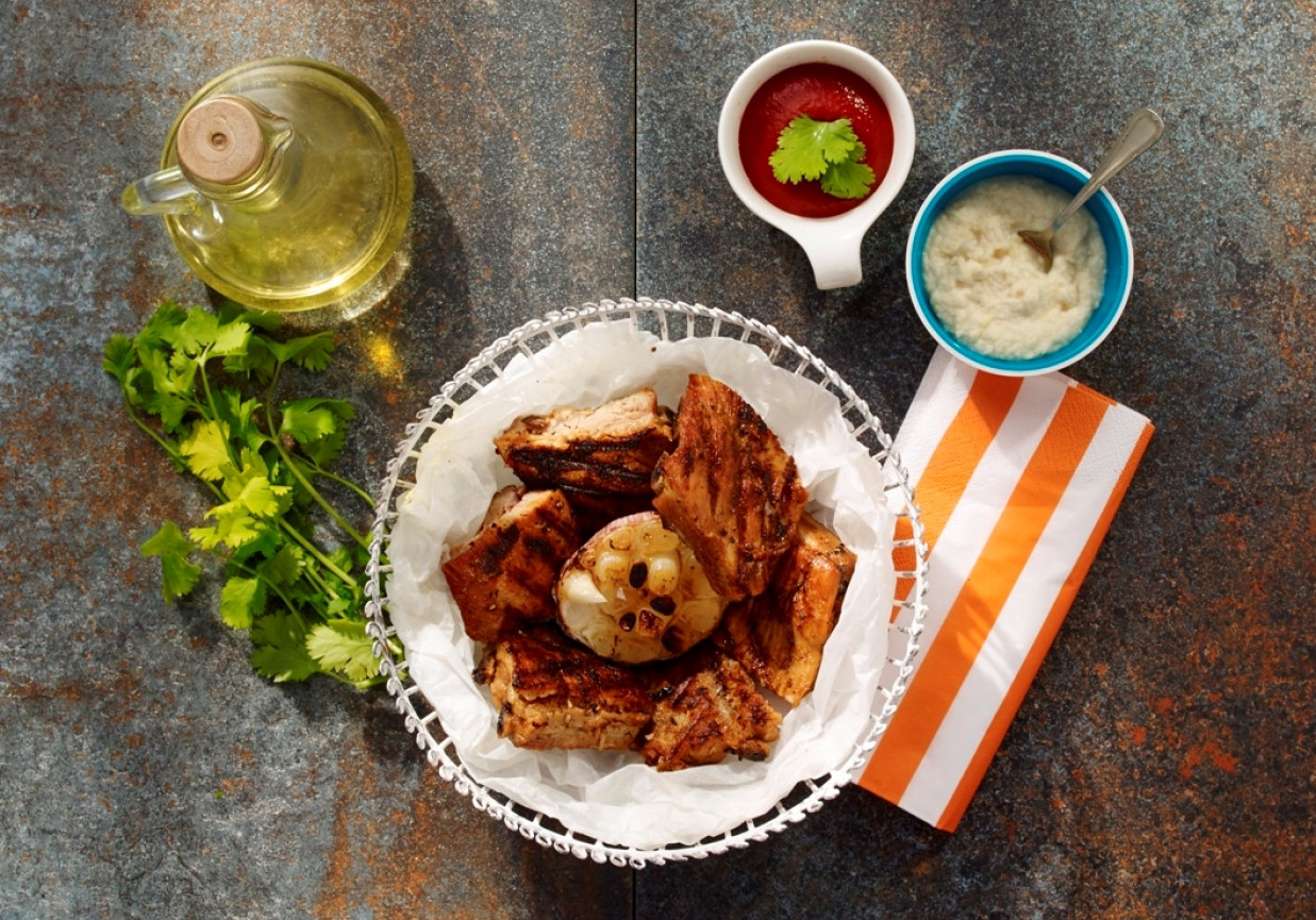 Żeberka wieprzowe z grilla z chrzanem foto