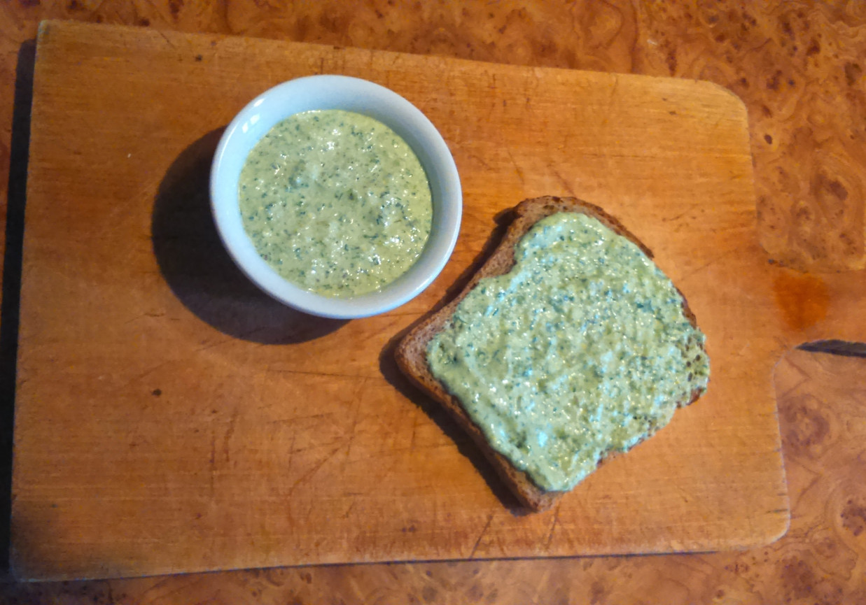 Zielona i zdrowa pasta na kanapki :) foto