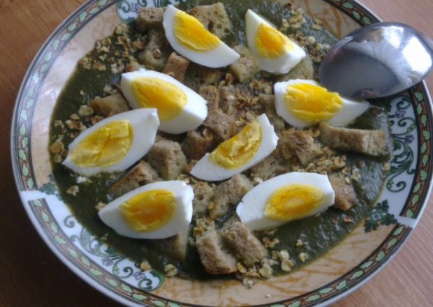 Fotografia przedstawiająca Zielona Kremowa Zupka z Jajkiem